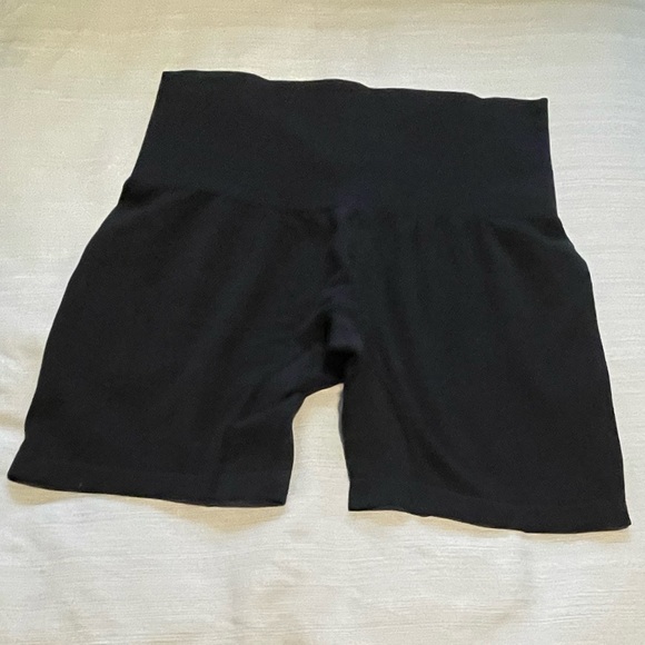 NWT Yummie by Heather Thomson short Shapewear Size M/L-M/G, Never Worn, - Picture 12 of 12